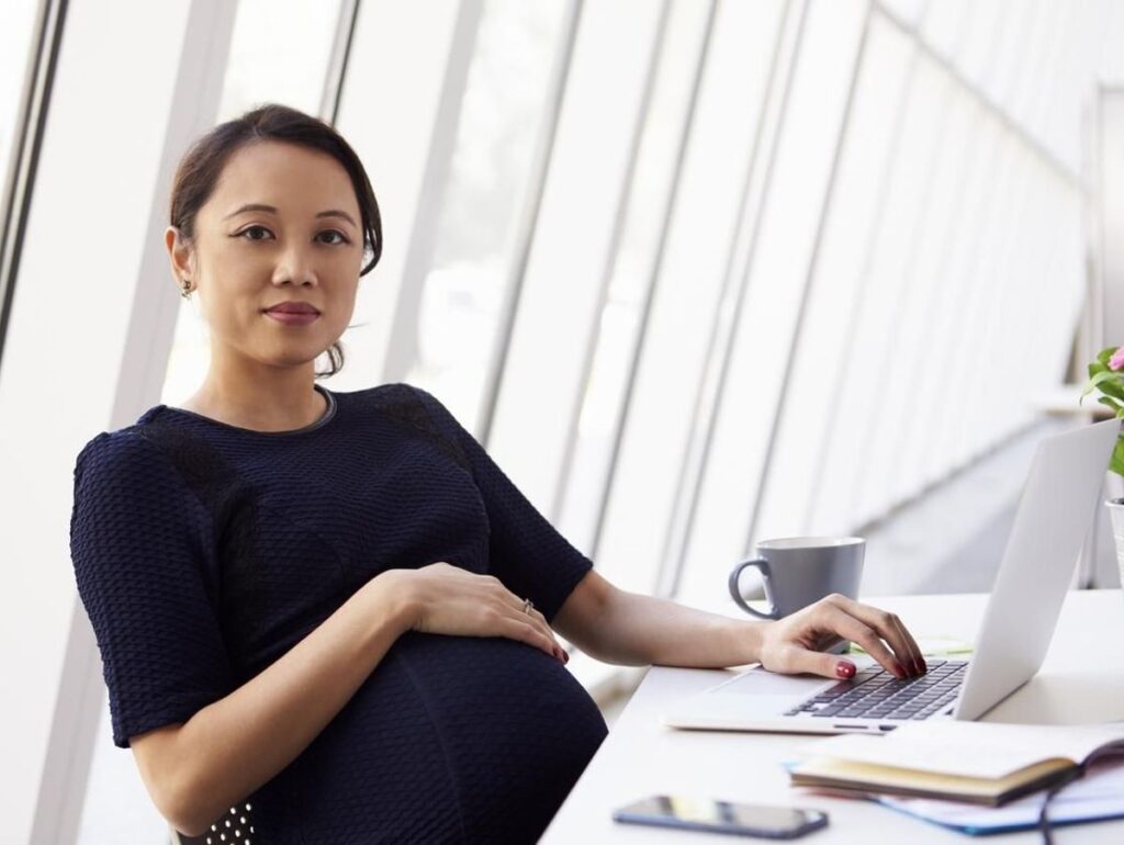 découvrez vos droits concernant la grossesse au travail. informez-vous sur les congés maternité, les aménagements de poste et la protection contre les discriminations. assurez-vous de vivre votre maternité sereinement tout en poursuivant votre carrière.