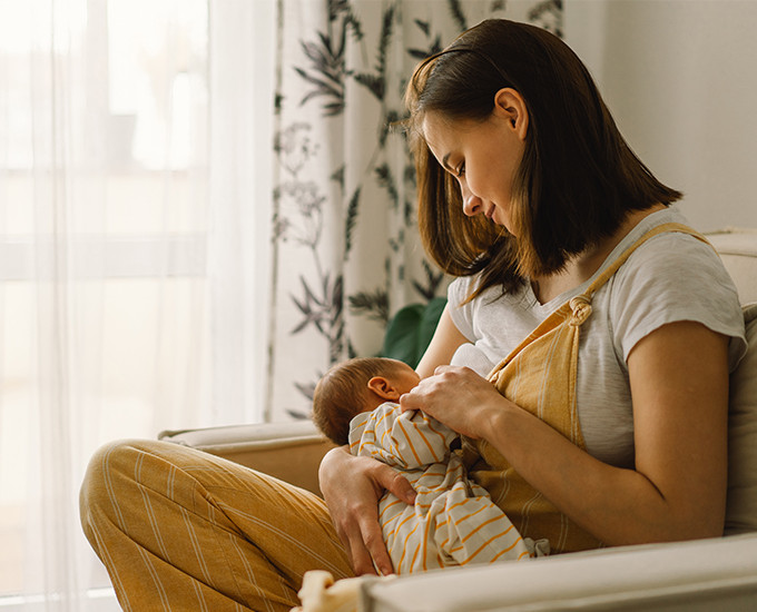 découvrez les bienfaits de l'allaitement pour la santé de votre bébé et de votre bien-être. apprenez comment l'allaitement renforce le système immunitaire de votre enfant, favorise son développement et crée un lien unique entre mère et enfant. explorez les avantages nutritionnels et émotionnels de cette pratique naturelle.