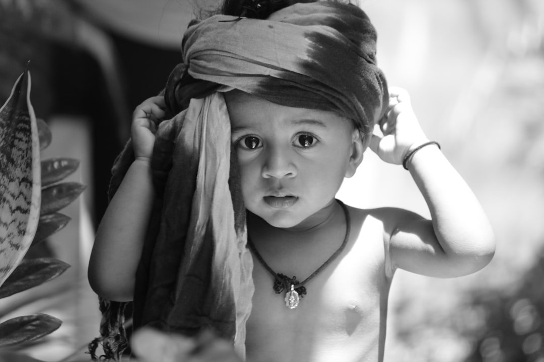 découvrez une liste unique de prénoms marocains pour bébé, alliant tradition et modernité pour choisir le nom parfait pour votre enfant.