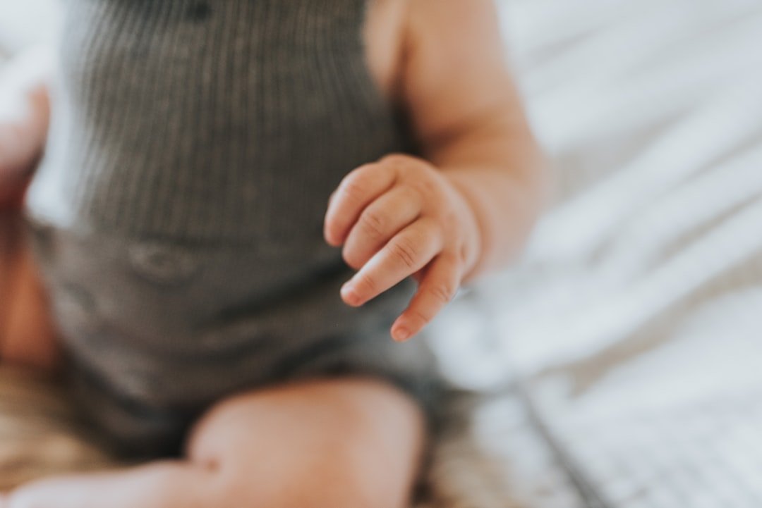 découvrez une liste de prénoms uniques pour bébé, originaux et rares, parfaits pour donner à votre enfant un nom qui se démarque.