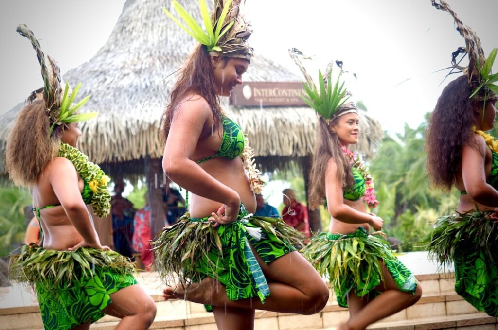 découvrez l'origine, la signification et l'histoire des noms de famille tahitiens. explorez la richesse culturelle des surnoms traditionnels de tahiti.