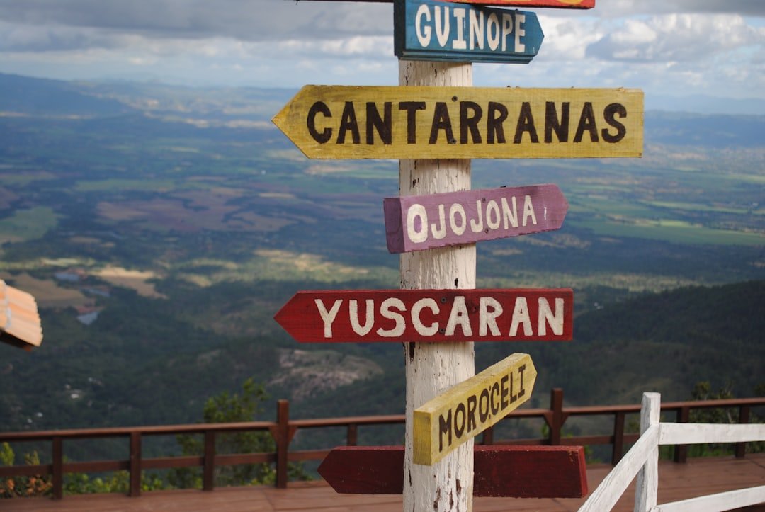 découvrez une liste des prénoms masculins colombiens populaires, traditionnels et modernes, idéals pour trouver un nom unique et significatif.